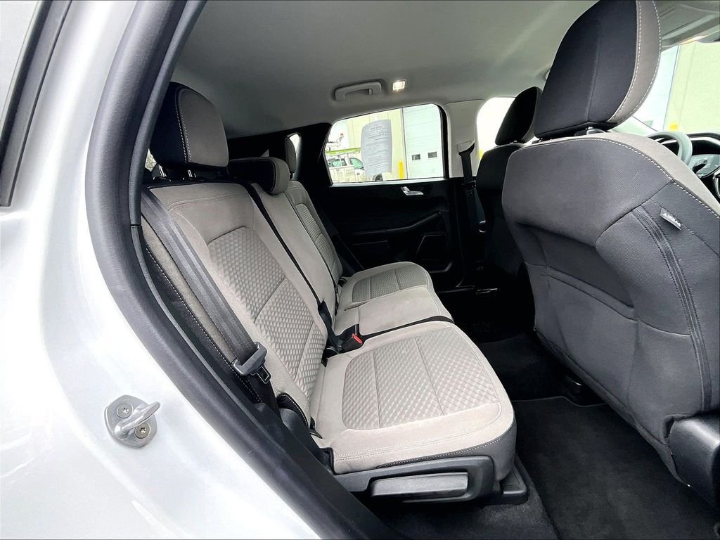 Used 2021 White Ford SE image 22