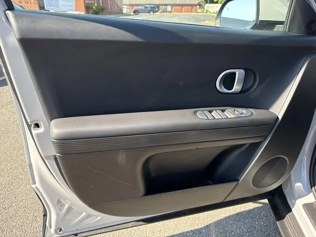 Used 2024 Gray Hyundai SEL image 25