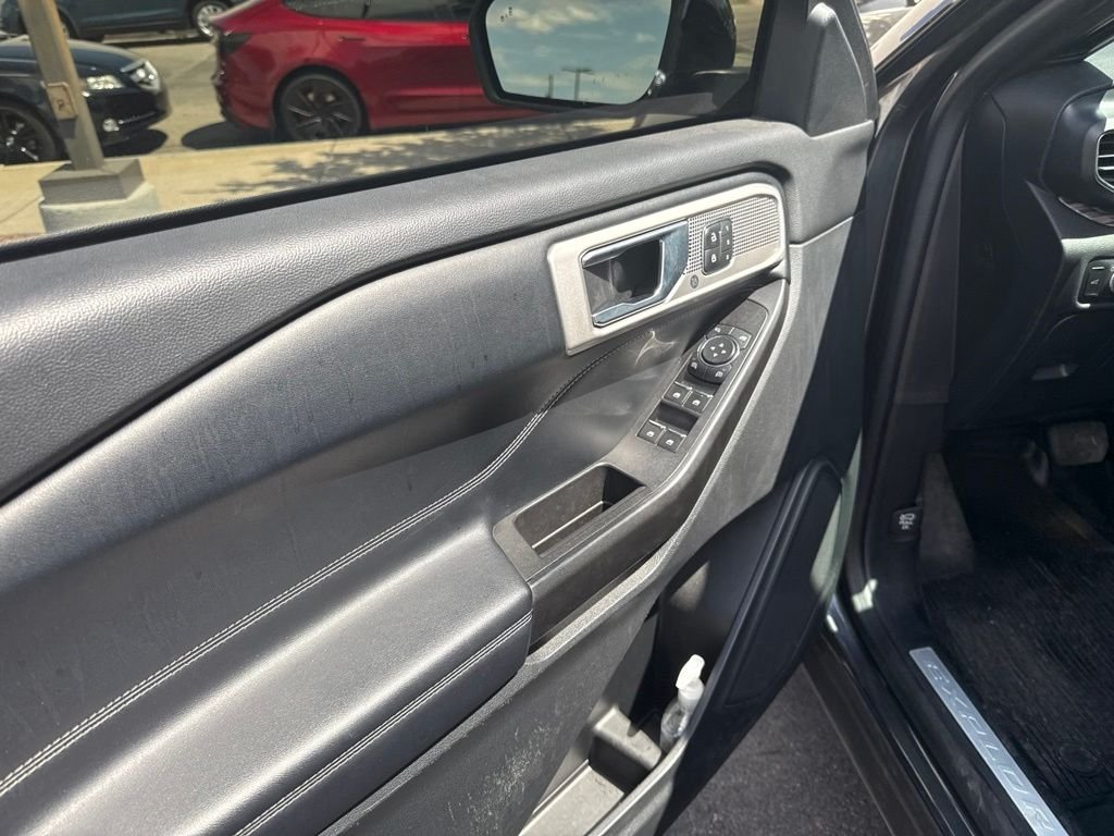 Used 2020 Gray Ford Limited image 14