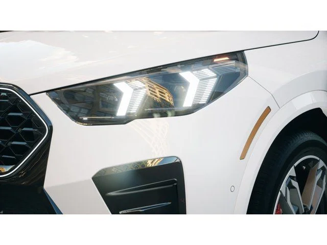New 2026 Alpine White BMW xDrive28i image 6