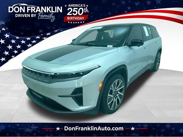 Used 2025 Silver Jeep Limited image 1