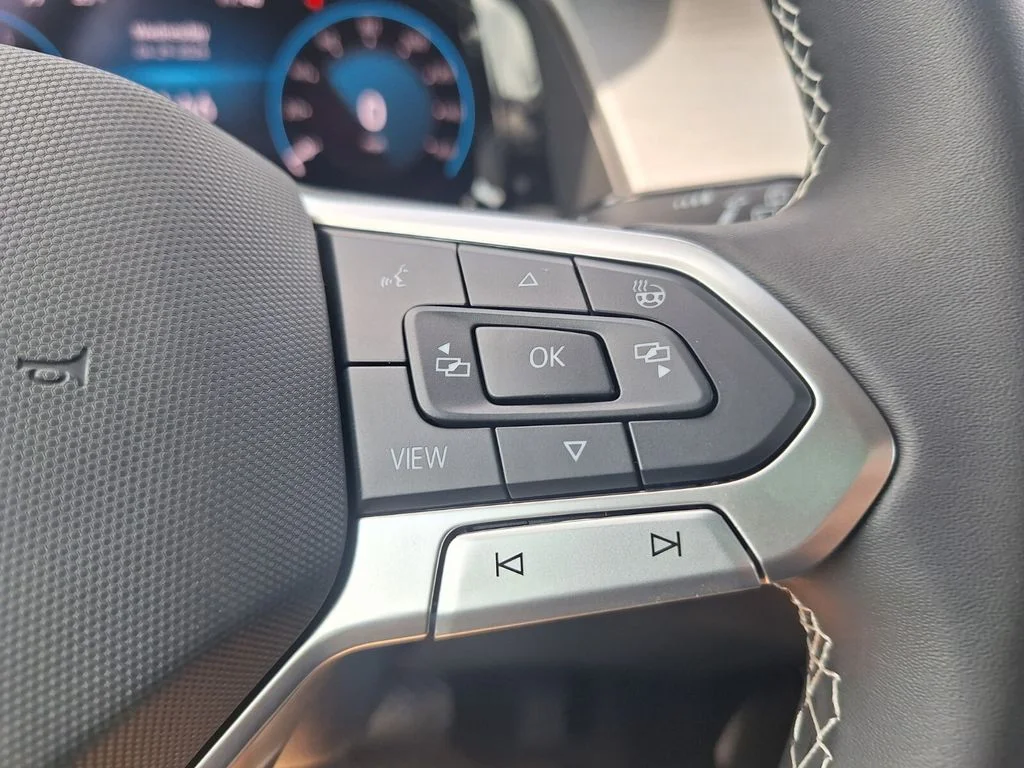 New 2026 Black Volkswagen 2.0T SE w/Technology image 14