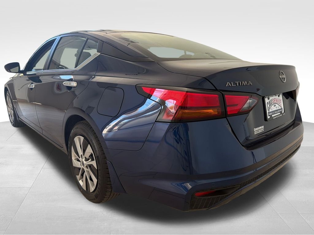 Used 2024 Blue Nissan 2.5 S image 4