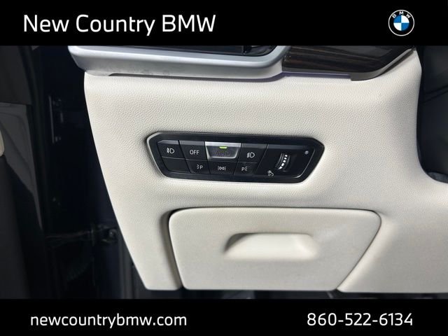 Used 2021 Arctic Grey Metallic BMW xDrive40i image 13