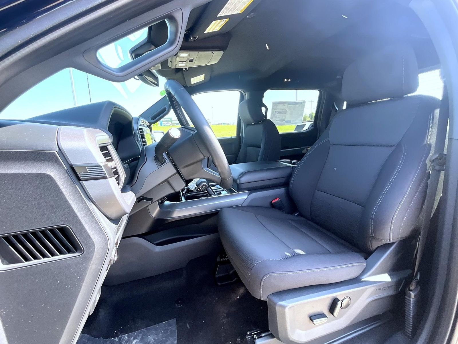 New 2026 Agate Black Metallic Ford XLT image 9