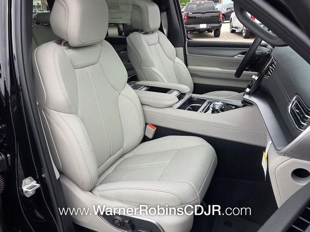New 2026 High Gloss Black Exterior Paint Jeep Limited image 18