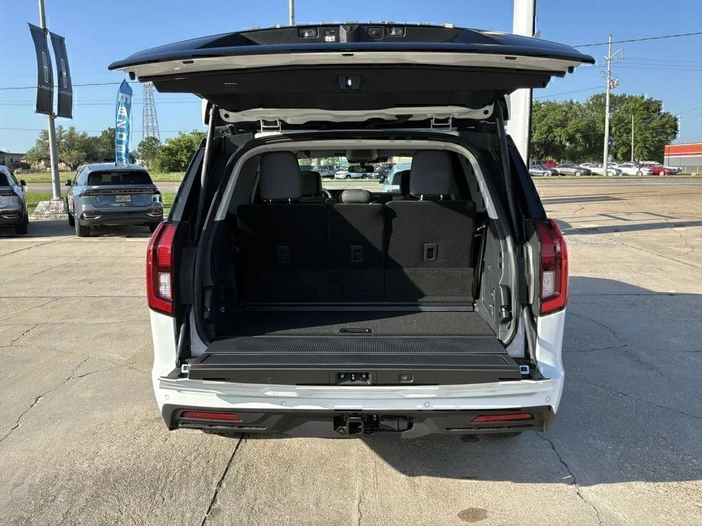 New 2026 Oxford White Ford Active image 20