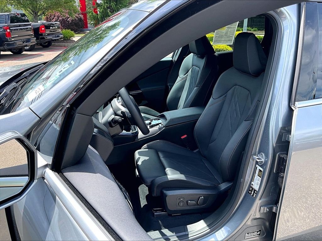 Used 2026 Gray BMW 30 xDrive image 10