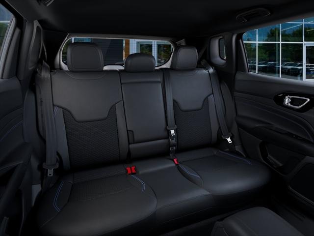New 2026 Diamond Black Crystal Pearlcoat Jeep Latitude Altitude image 41