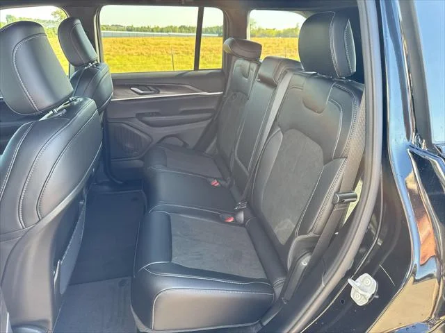 New 2027 High-Gloss Black Paint Jeep Laredo Altitude image 22