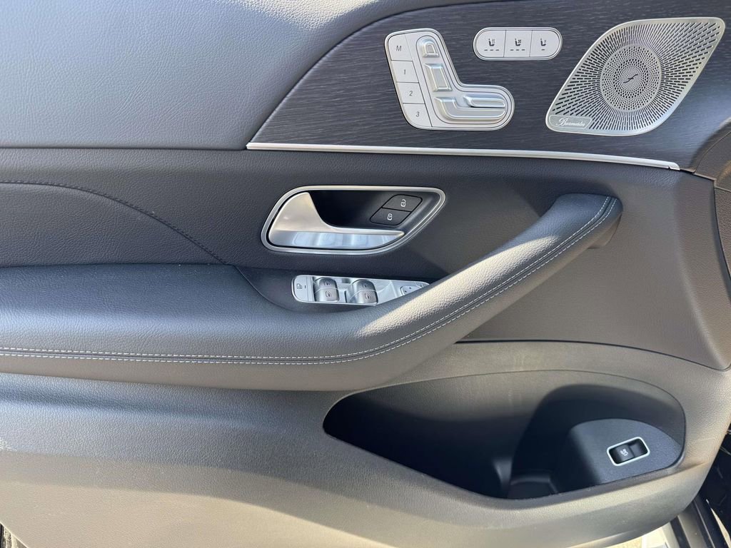 New 2026 Black Mercedes-Benz GLS 450 image 17