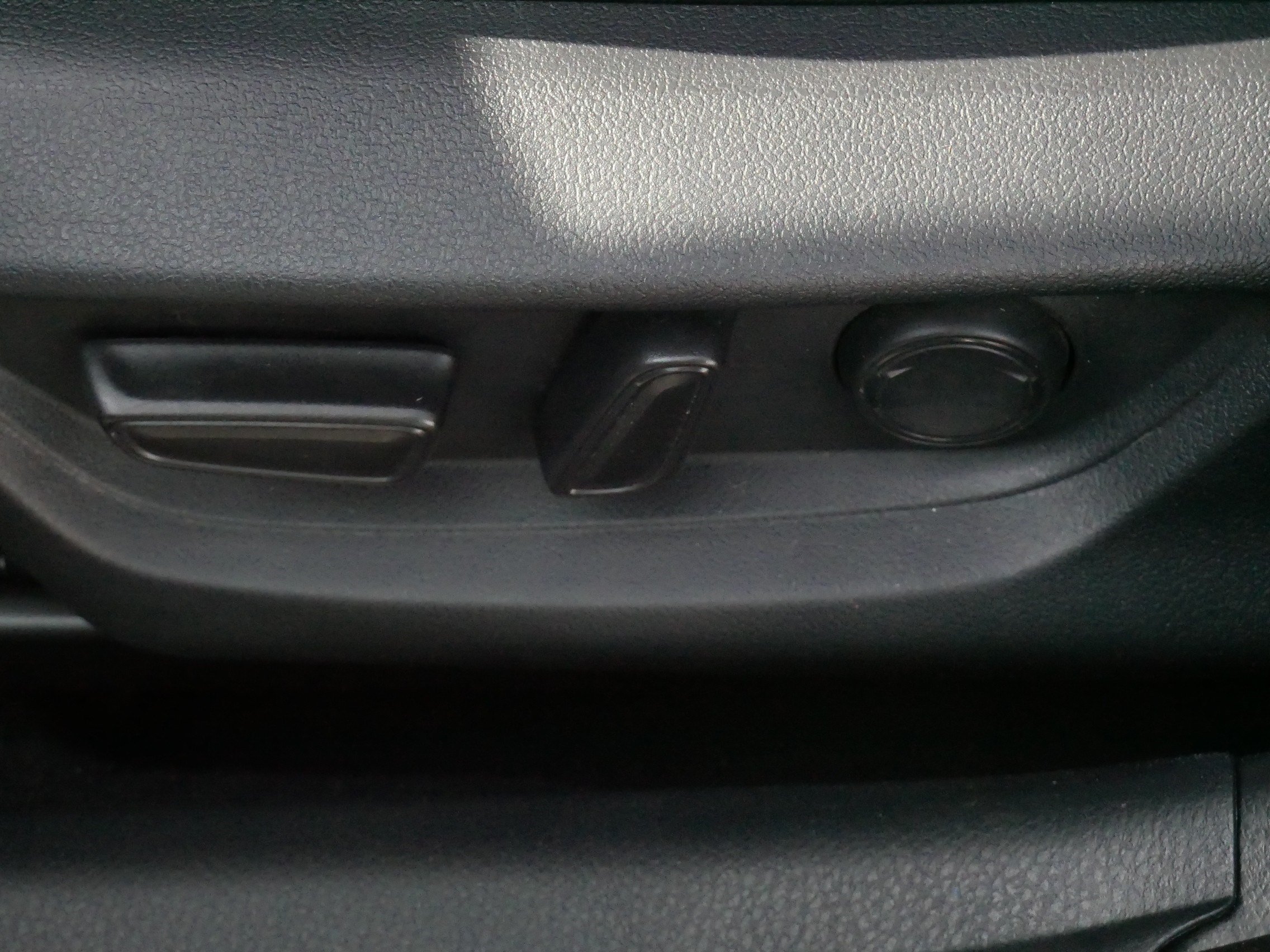 Certified Used 2025 MIDNIGHT BLACK Toyota SE image 20