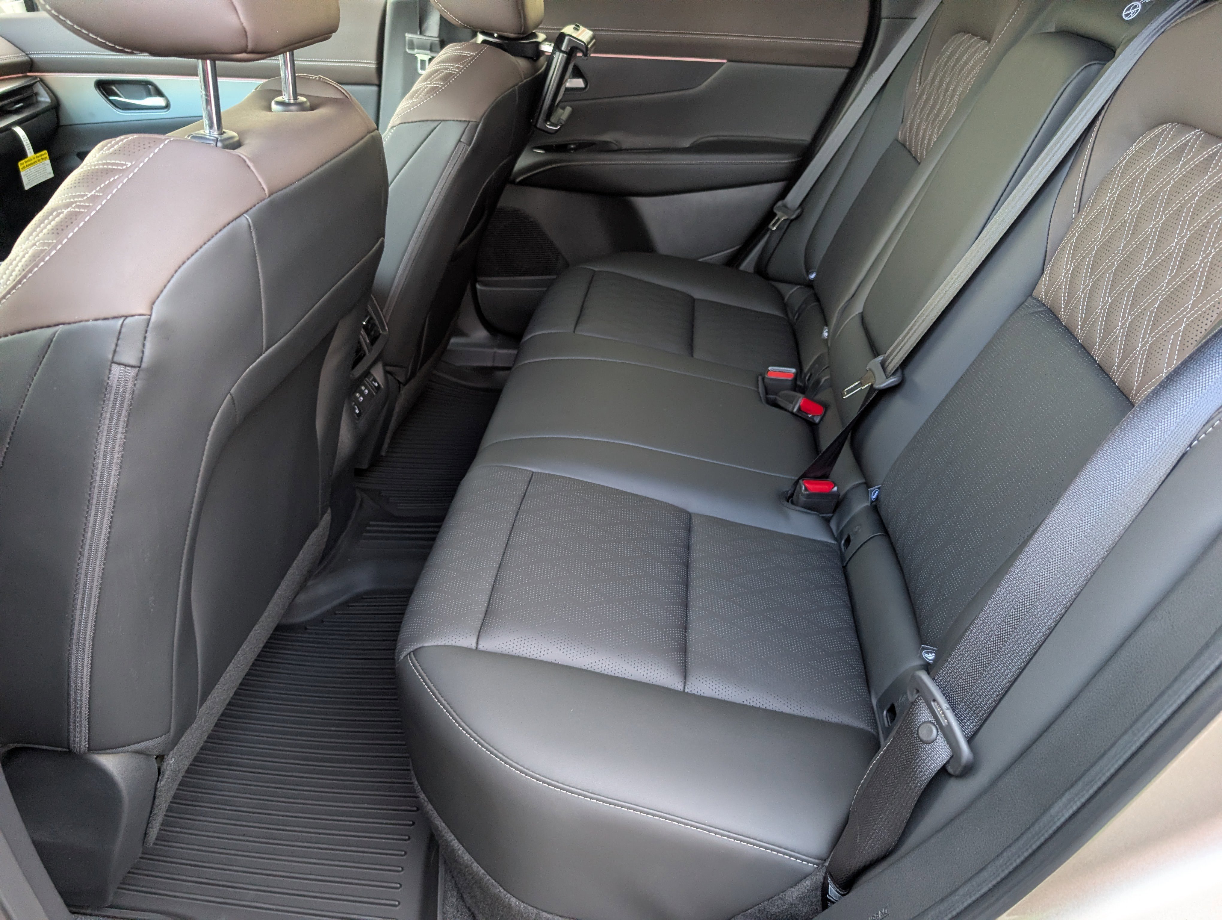 New 2026 Champagne Silver Metallic Nissan Platinum image 30