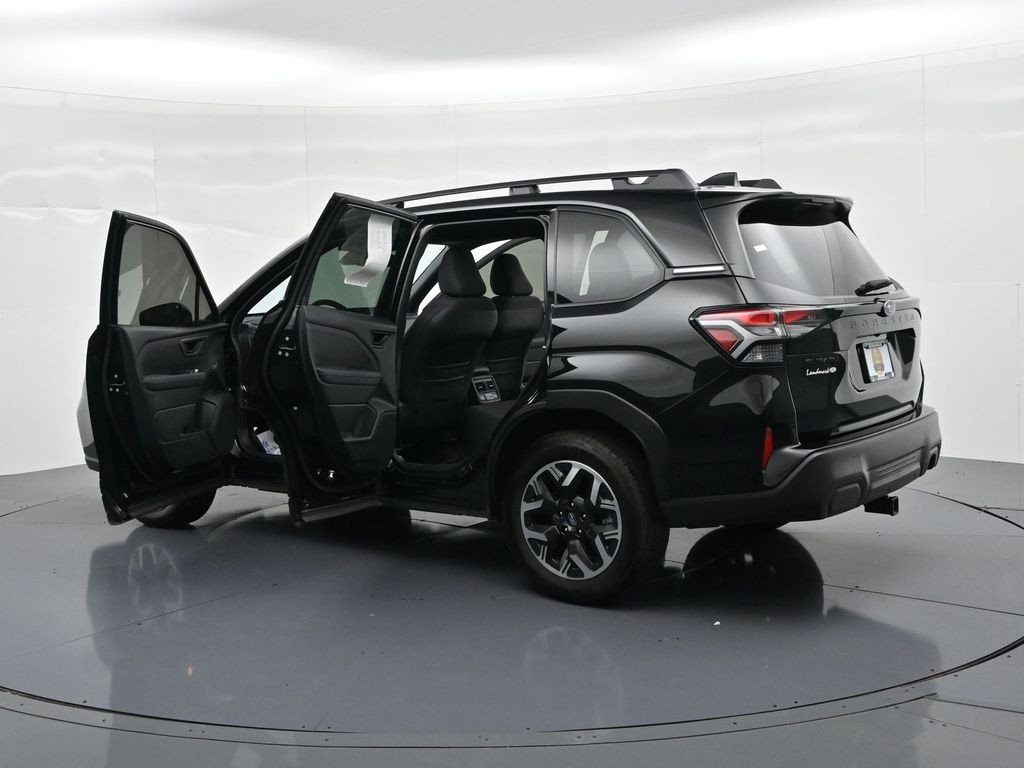 Used 2025 Crystal Black Silica Subaru Premium image 22
