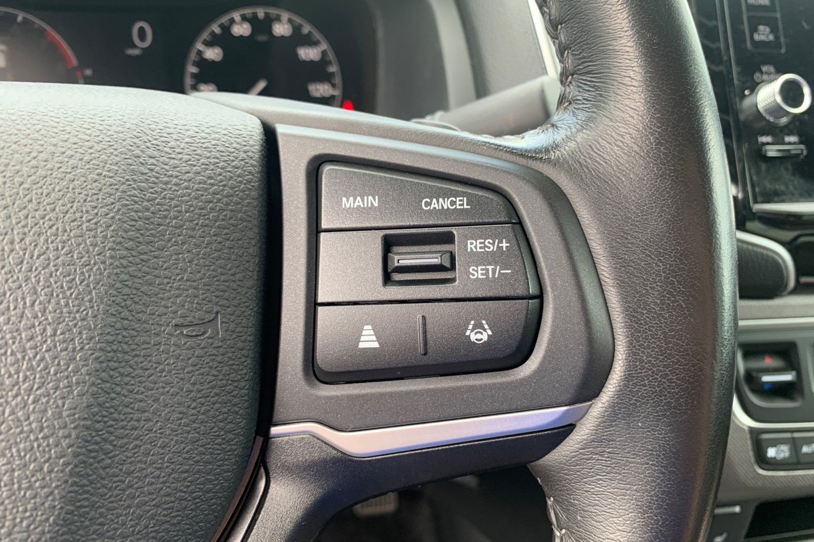 Certified Used 2025 White Honda RTL image 29