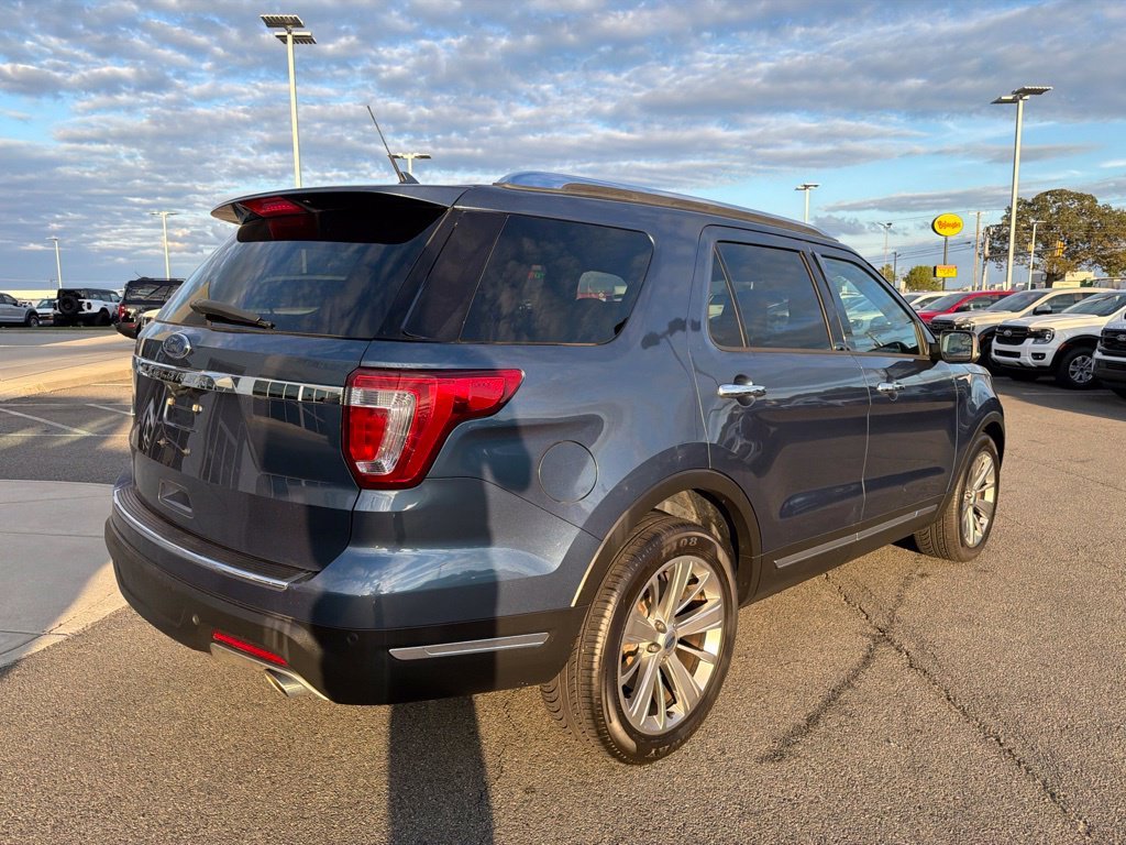Used 2018 Blue Metallic Ford Limited image 4
