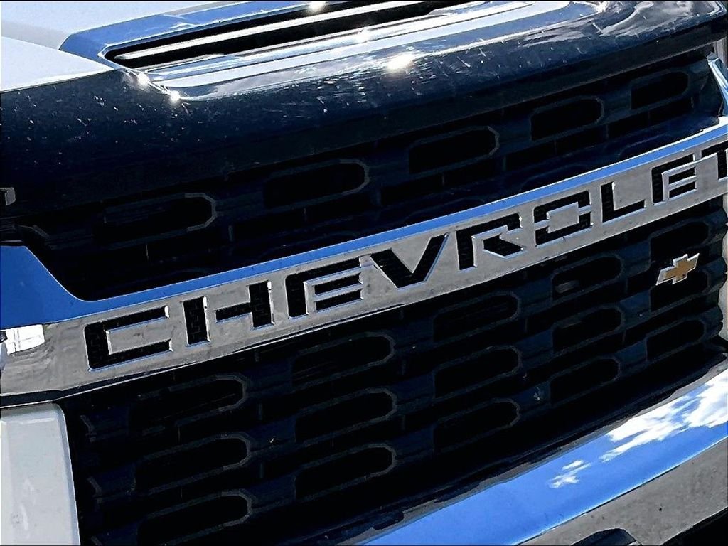 Used 2022 Summit White Chevrolet LT image 30