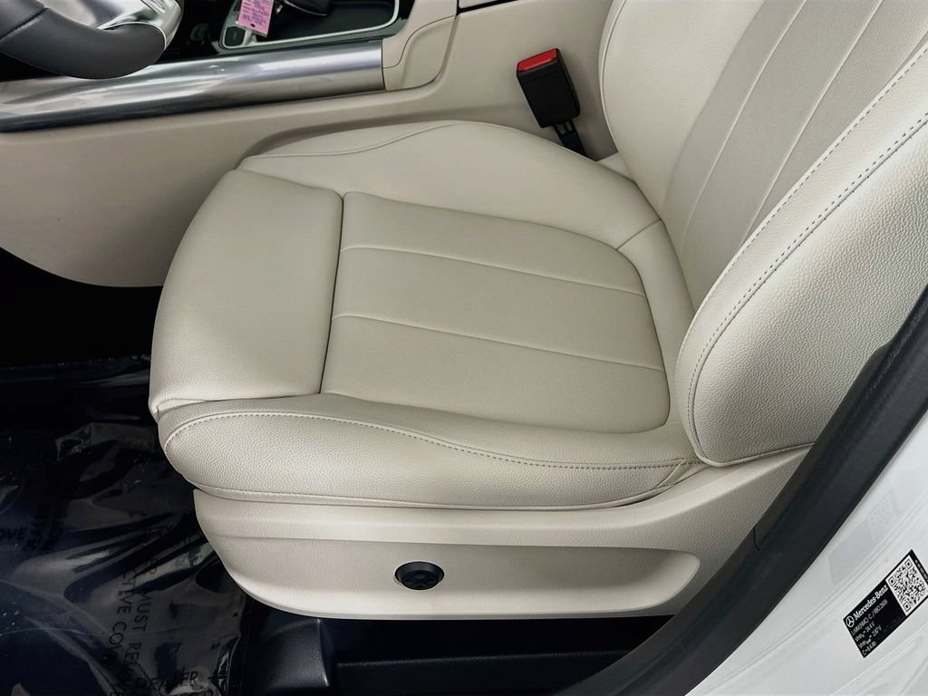 New 2026 Polar White Mercedes-Benz GLA 250 image 51