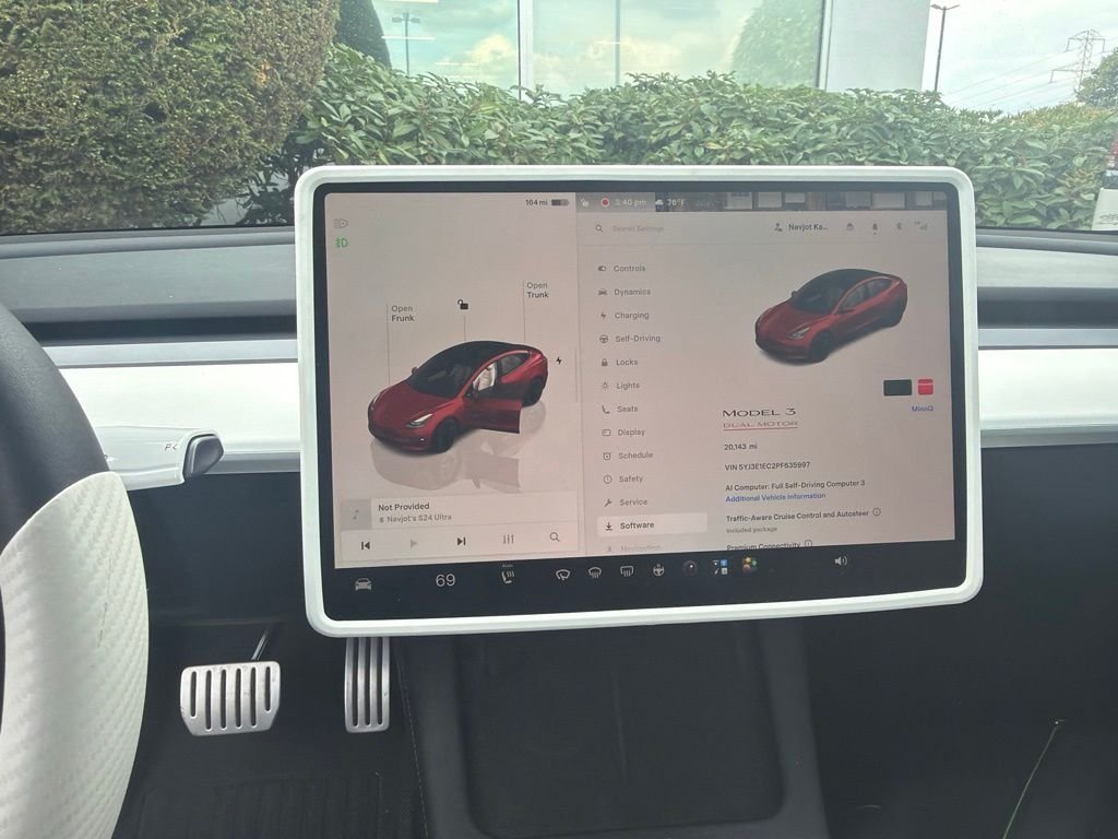 Used 2023  Tesla Performance image 9