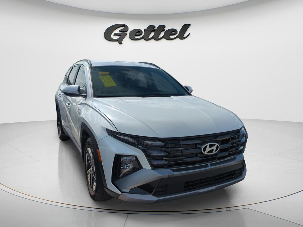 Certified Used 2025 White Hyundai SEL image 2