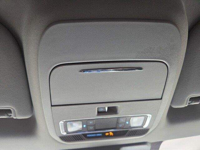 Used 2022 Antimatter Blue Metallic Ford LARIAT image 21
