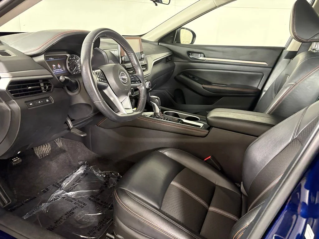 Used 2024 Blue Nissan 2.5 SR image 22