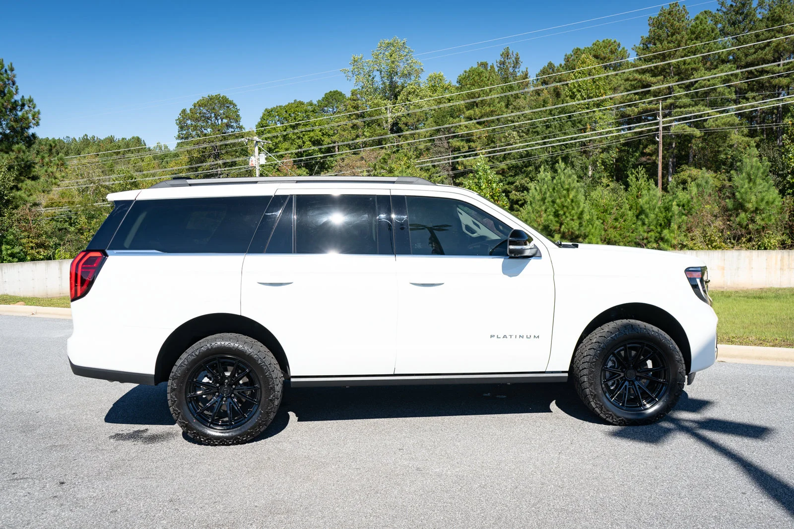 Used 2027 White Ford Platinum image 20