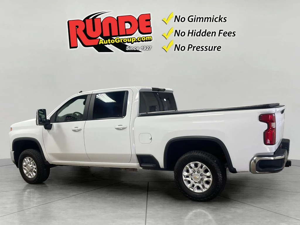 Used 2021 Summit White Chevrolet LT image 4
