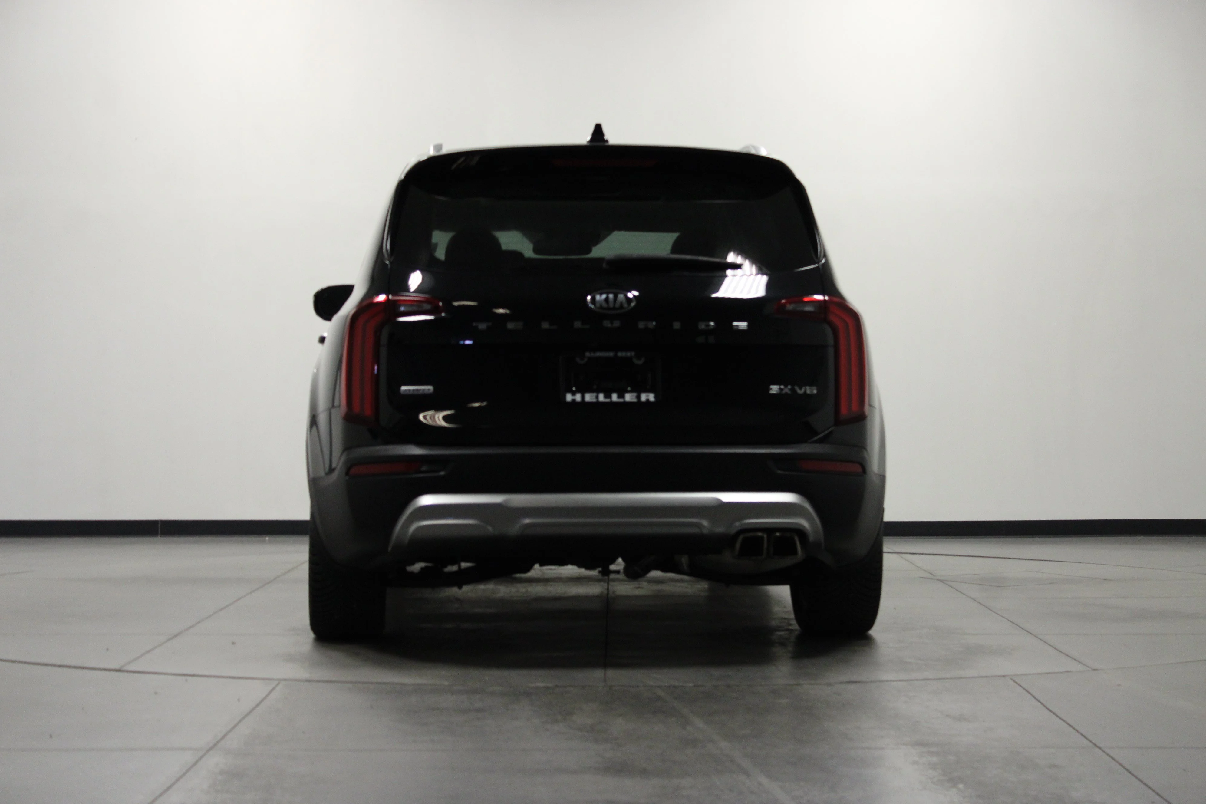 Used 2020 Ebony Black Kia SX image 5