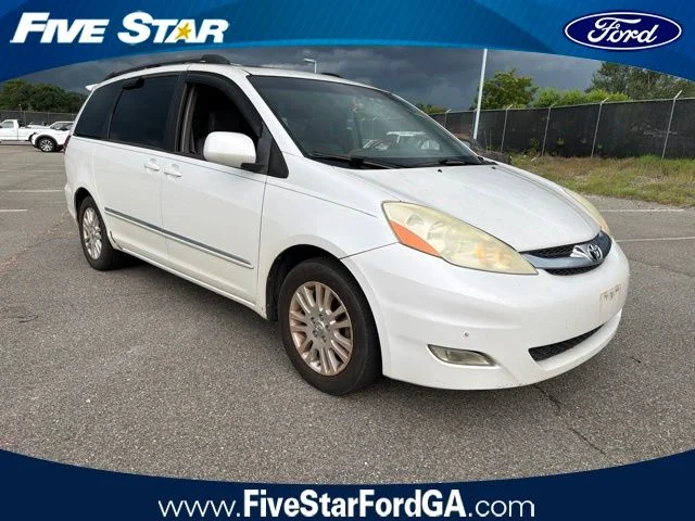 Used 2008 White Toyota XLE image 1