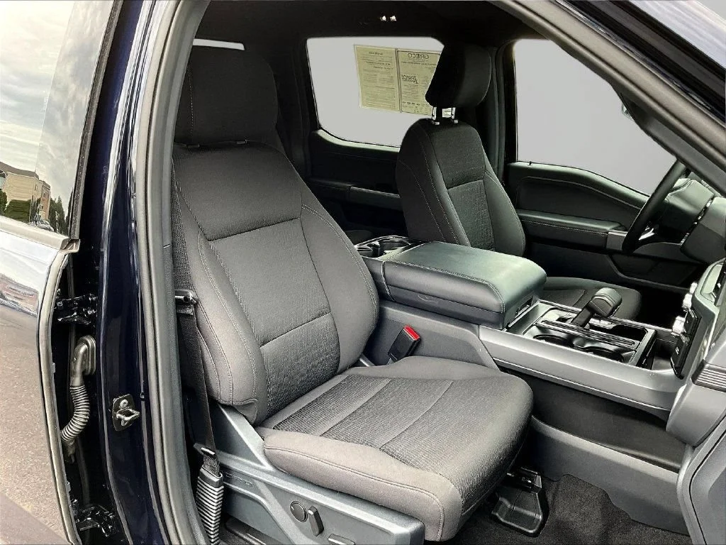 Used 2026 Blue Metallic Ford XLT image 31