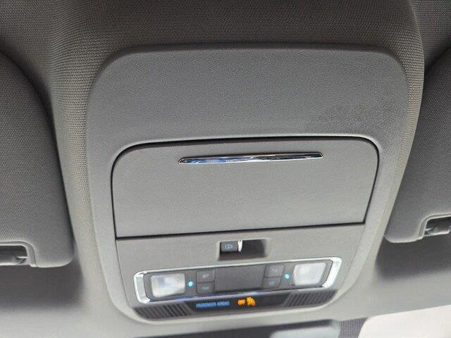 Used 2022 Antimatter Blue Metallic Ford LARIAT image 21