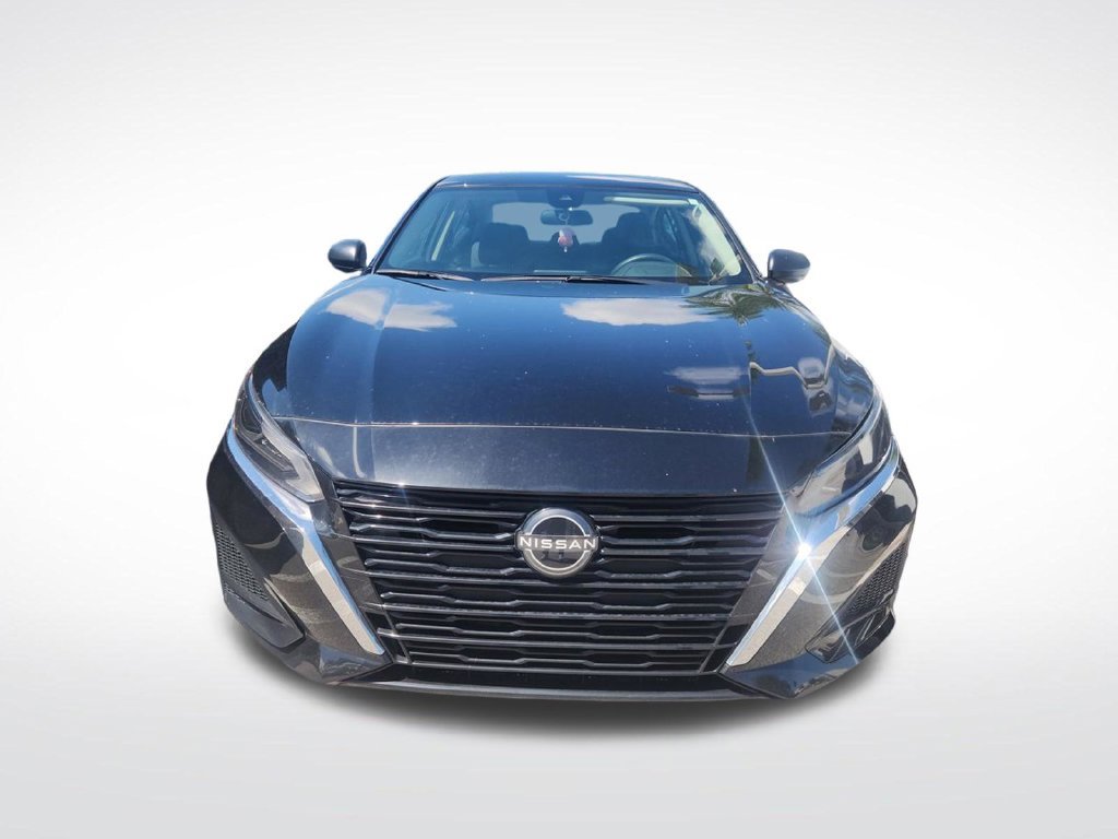 Used 2024 Black Nissan 2.5 S image 3