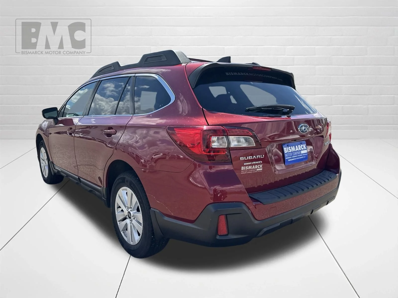 Used 2018 Red Subaru 2.5i Premium image 4