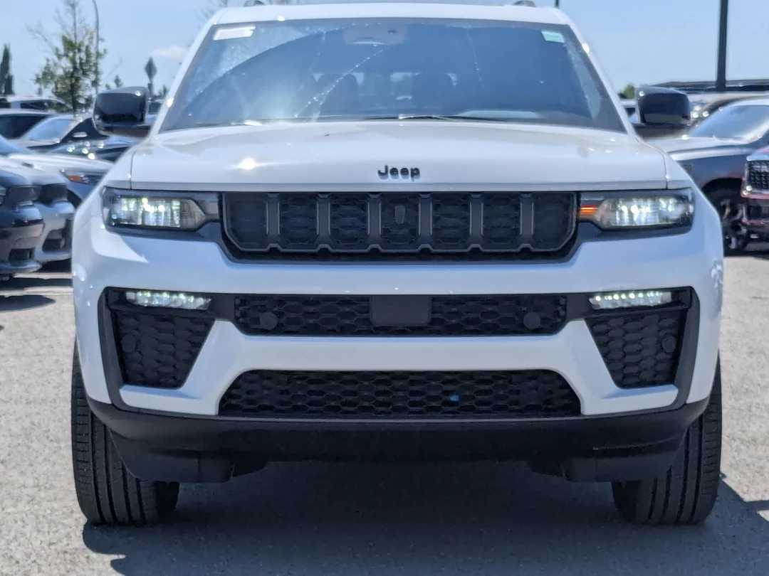 New 2026 White Jeep Limited - - 4x4 - Dual- Pane Panoramic Sunroof - Trailer Tow Pkg - 9 Spkr/Subwoofer & More! image 3