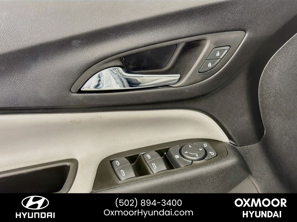Used 2022 Silver Ice Metallic Chevrolet LT image 17