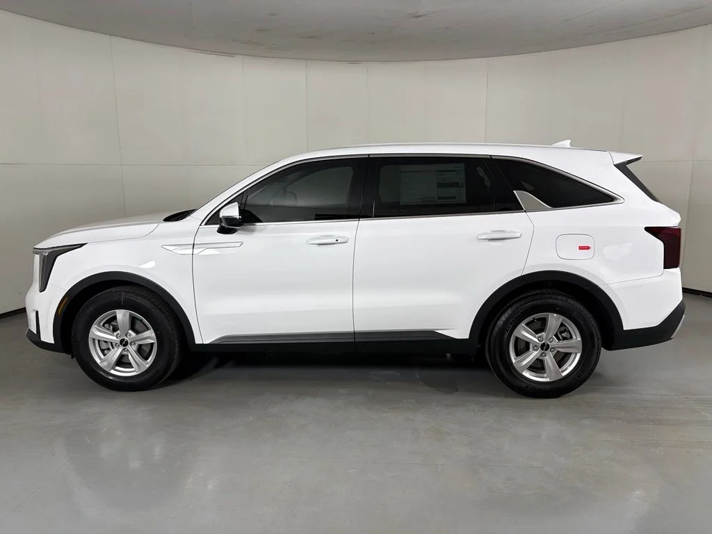 New 2026 Glacial White Pearl Kia LX image 5