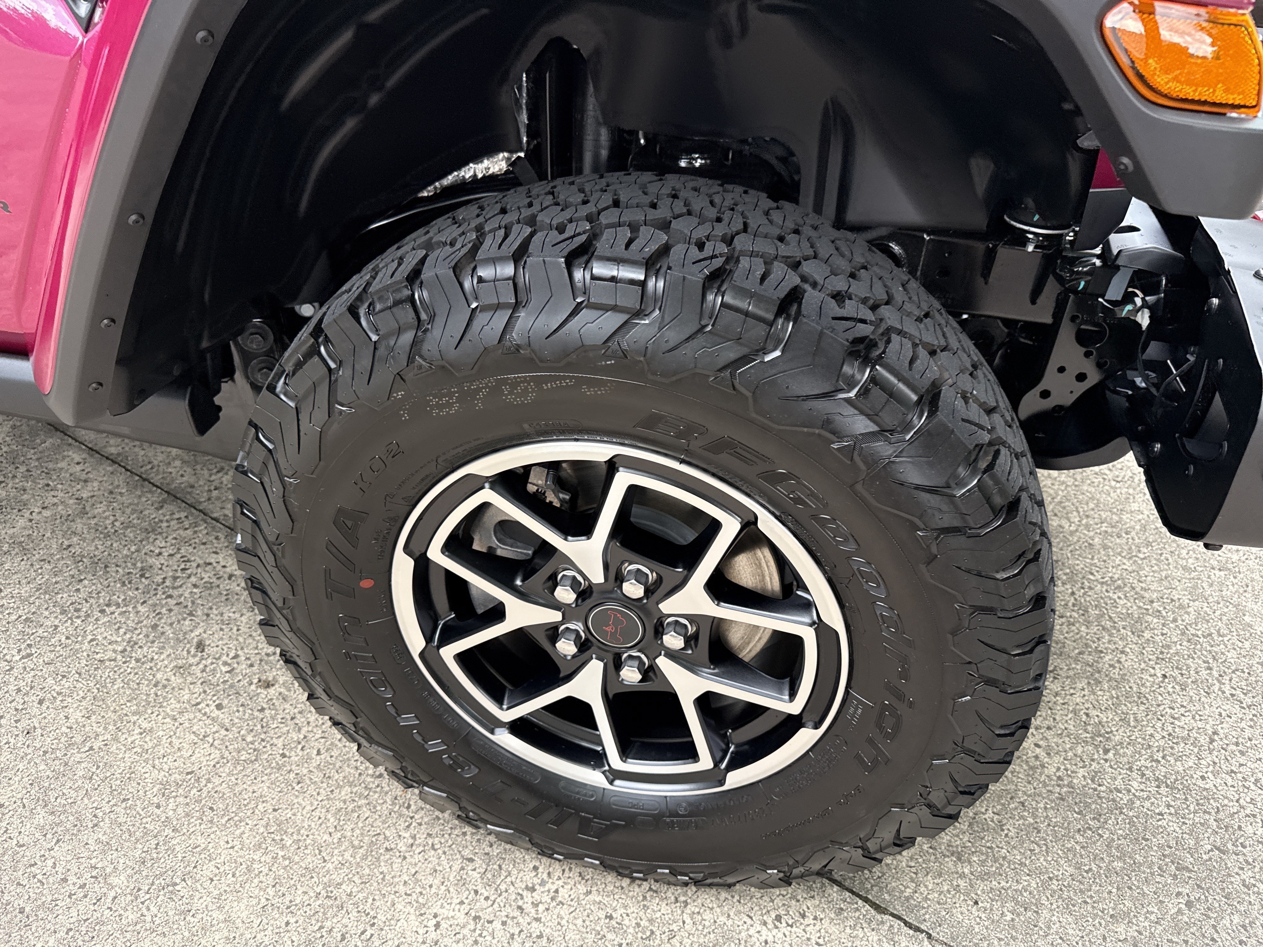 New 2026 Tuscadero Pearlcoat Jeep Rubicon image 15