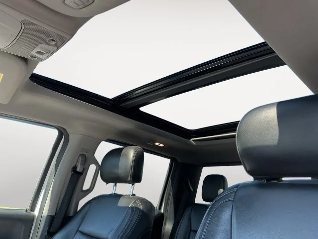 Used 2020 Oxford White Ford Lariat image 12