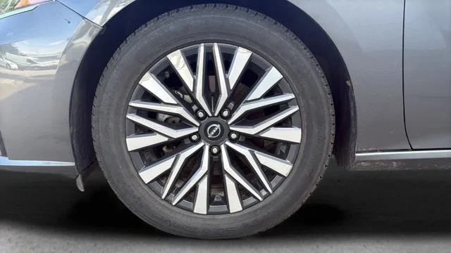 Used 2024 Gun Metallic Nissan 2.5 SV image 28