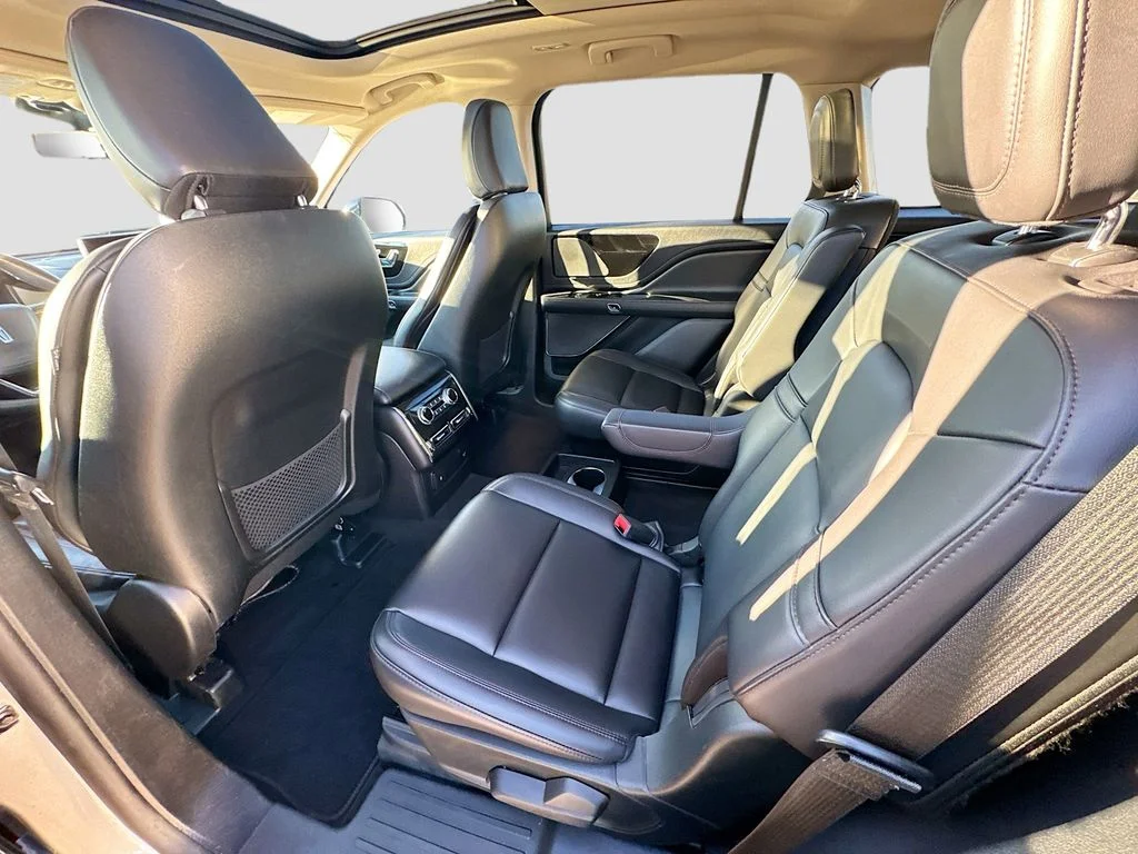 Used 2023 Silver Radiance Metallic Lincoln Standard image 19