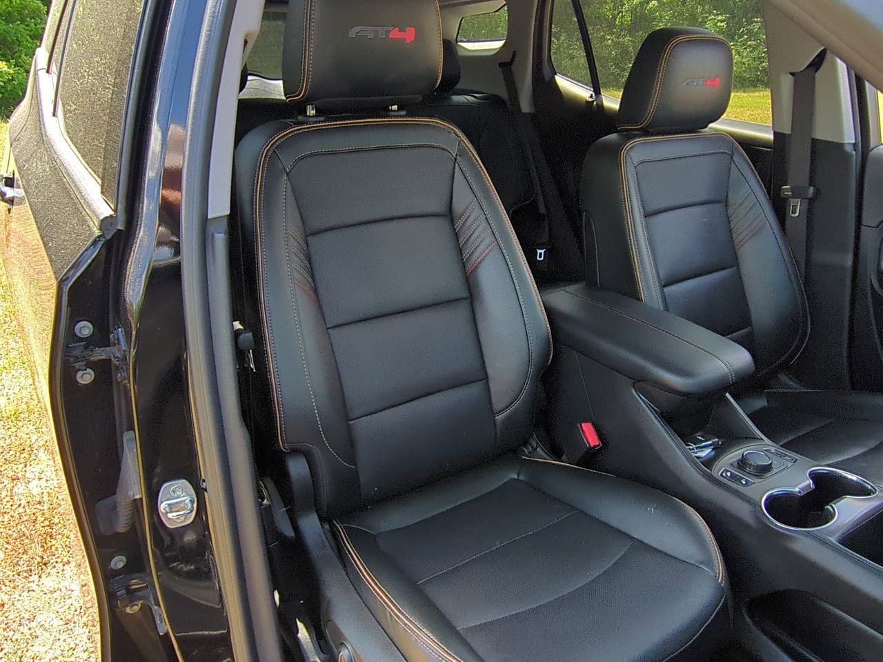 Used 2022 Ebony Twilight Metallic GMC AT4 image 19