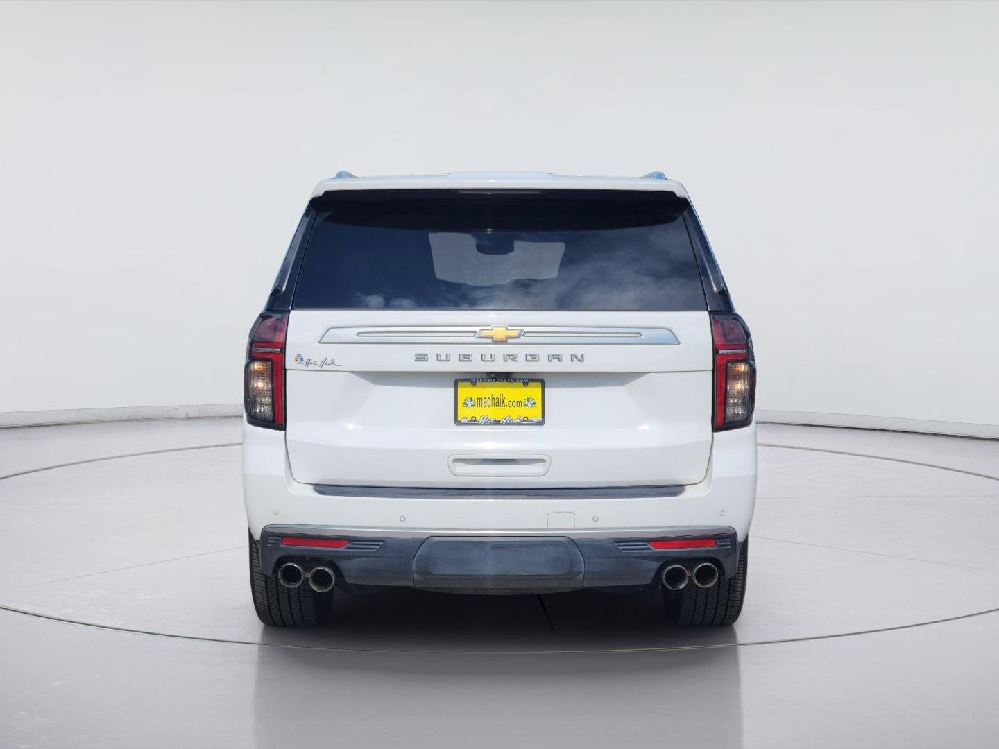 2023 Chevrolet Suburban photo 6 of 30