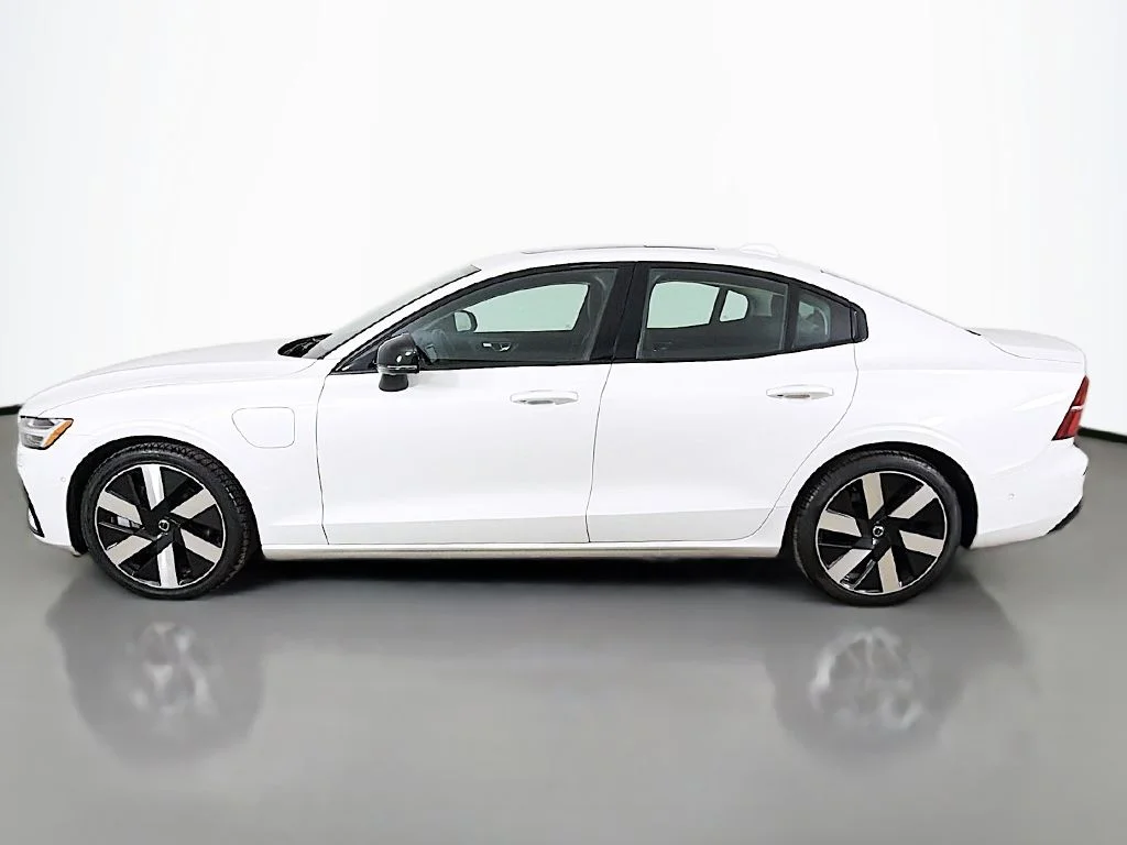 Used 2024 Crystal White Metallic Volvo T8 Plus Dark Theme image 16