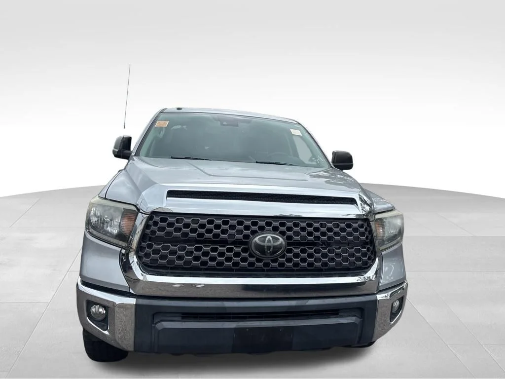 Used 2019 Silver Toyota SR5 image 3