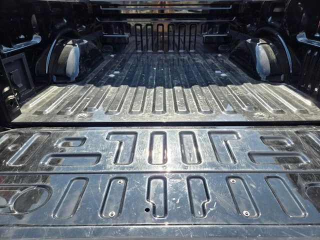 Used 2023 Black Ford XLT image 17