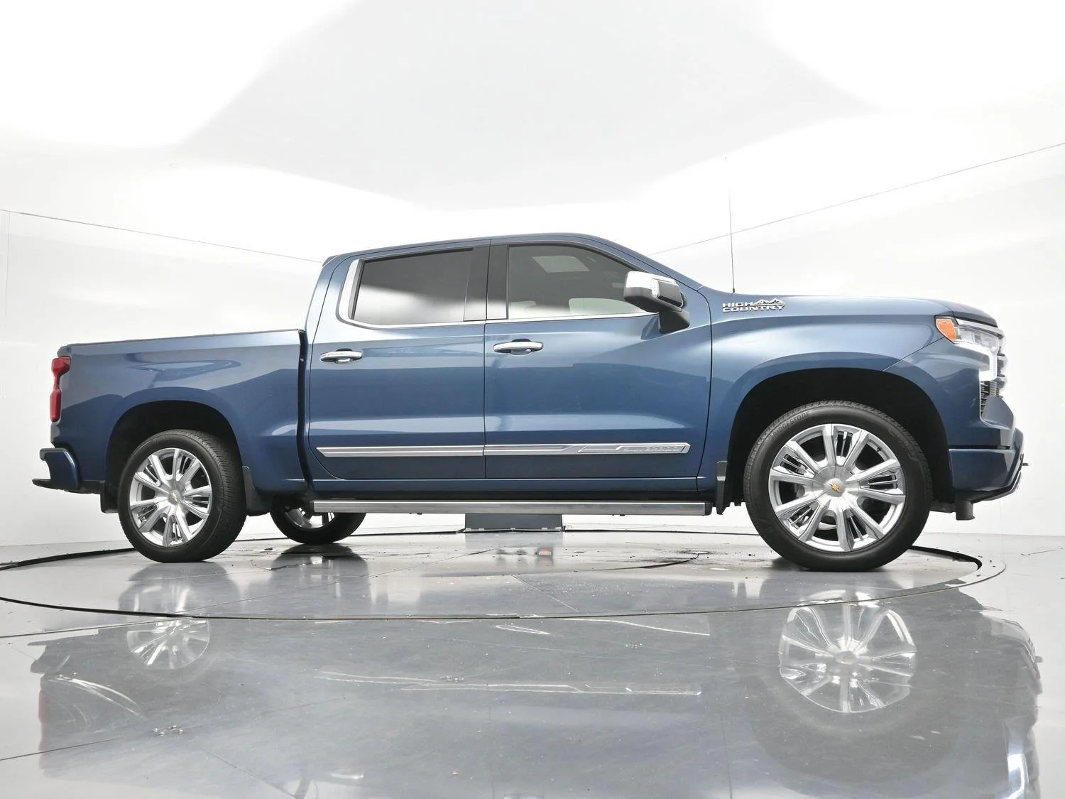 Used 2024 Lakeshore Blue Metallic Chevrolet High Country image 46