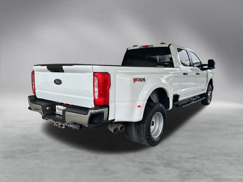Used 2024 White Ford XLT image 3