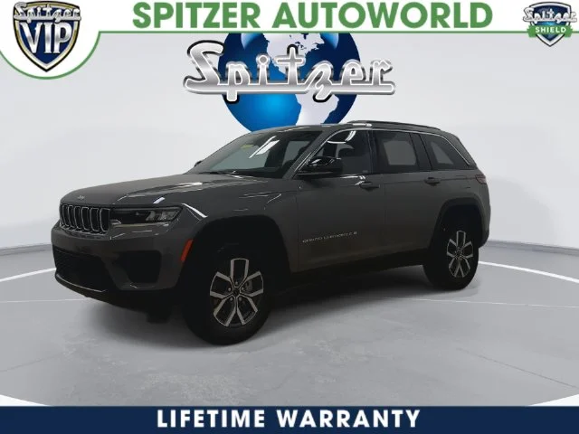 New 2027 Sting-Gray Clear-Coat Paint Jeep Laredo X image 9
