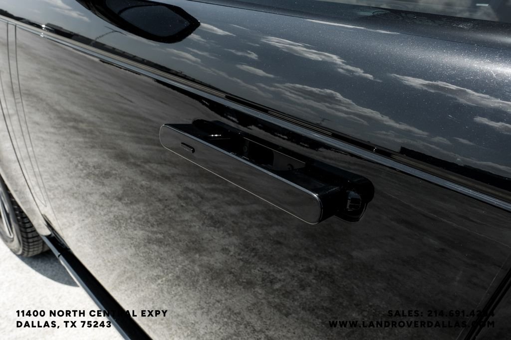 Used 2023 Santorini Black Metallic Land Rover SE image 46